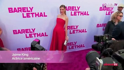 Exclu Vidéo : Hailee Steinfeld et Sophie Turner : complices pour le photocall du film "Barely Lethal"
