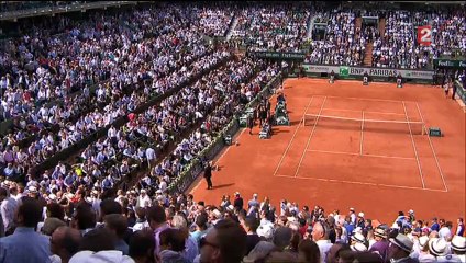 Un panneau métallique tombe sur le public de Roland Garros