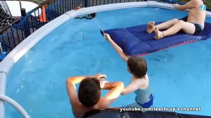 Nager avec un python dans sa piscine ?!