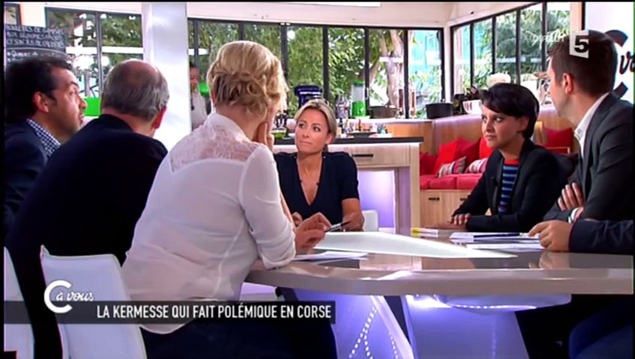 Najat Vallaud Belkacem s'exprime sur la polémique des chants en arabe en Corse