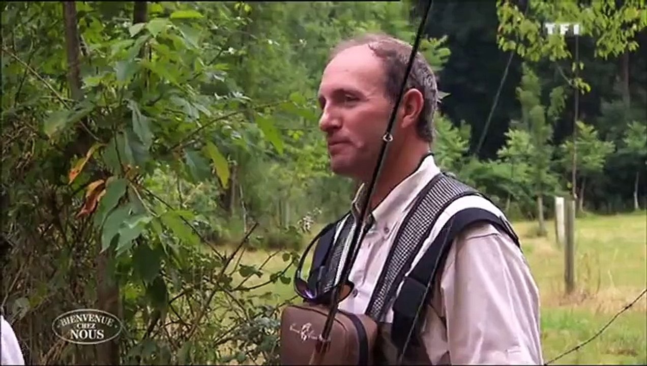 Bienvenue chez nous : la drôle de blague d'une candidate sans soutien-gorge !