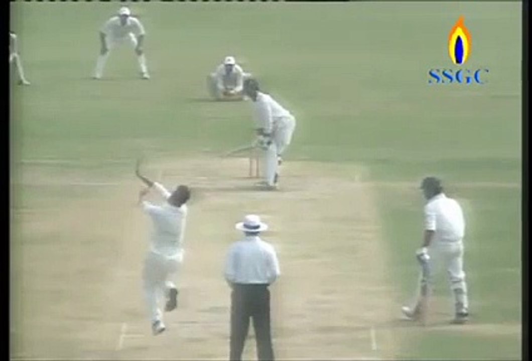 MOHAMMAD AMIR  5 WICKETS  IN QUAID E AZAM TROPHY .AMIR IS BACK