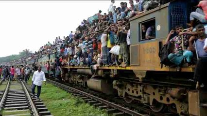 Trenes abarrotados de vuelta a casa para celebrar la Fiesta del Cordero