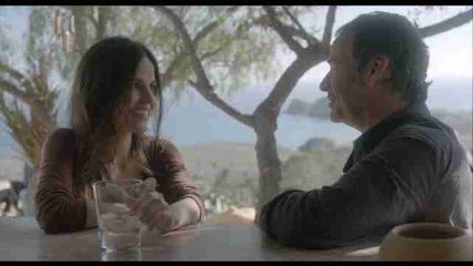 Uribe vuelve a las heridas que abre el terrorismo en "Lejos del mar"