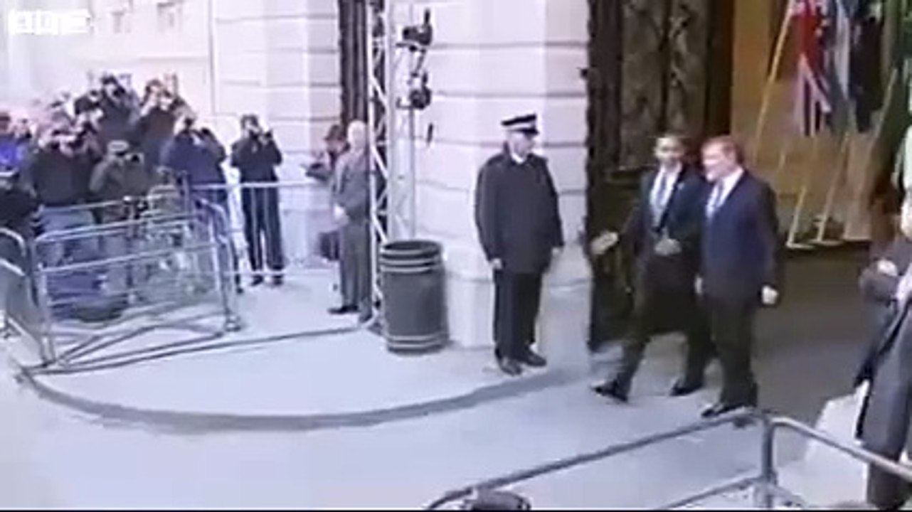 Gordon Brown snobe un policier à qui Obama a serré la main