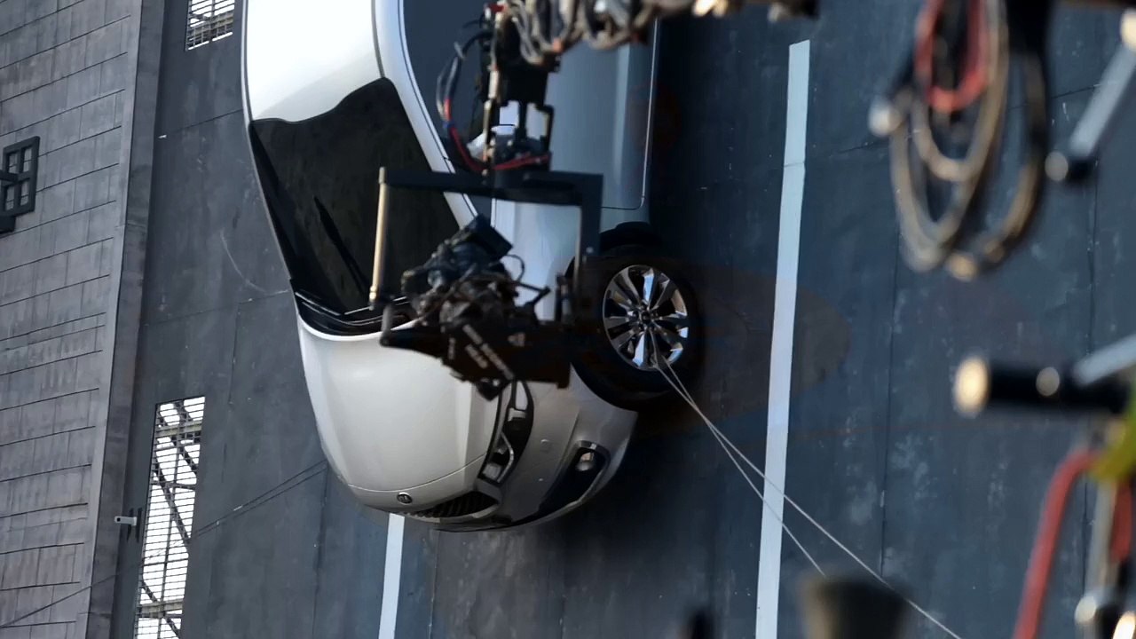 Le crash-test vertical du Kia Grand Carnival