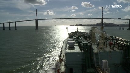 Le pont de St-Nazaire depuis le pont d'un chimiquier