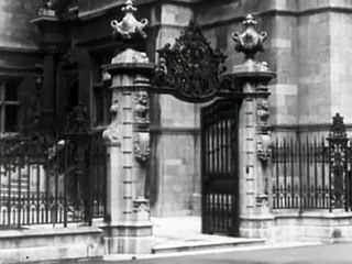 1919 - Seeing Sights in London - Historic Travel Documentary
