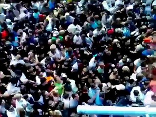 Télécharger la video: Hajj 2015 Stampede @ Mina, Near Mecca. Makkah, Saudi. 24 Sept 2015