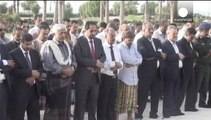Presidente do Iémen participa em orações do Eid al-Adha após regresso do exílio