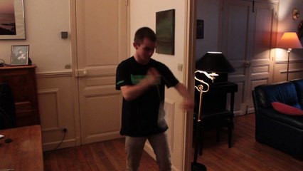 Quentin Godet fait une démo de Yo-Yo pour le JDD