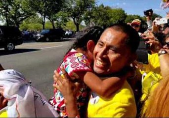 5-Year-Old Breaks Security Lines to Deliver Letter to Pope