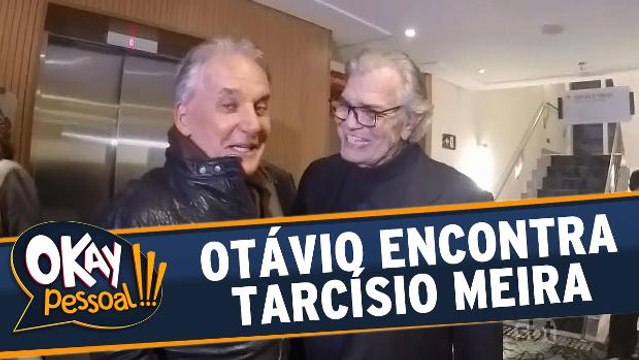 Otávio Mesquita vai à peça de Tarcísio Meira