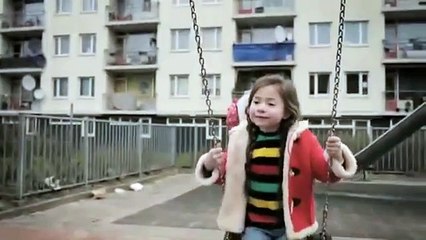 Маленькая девочка с хорошим чувством юмора!