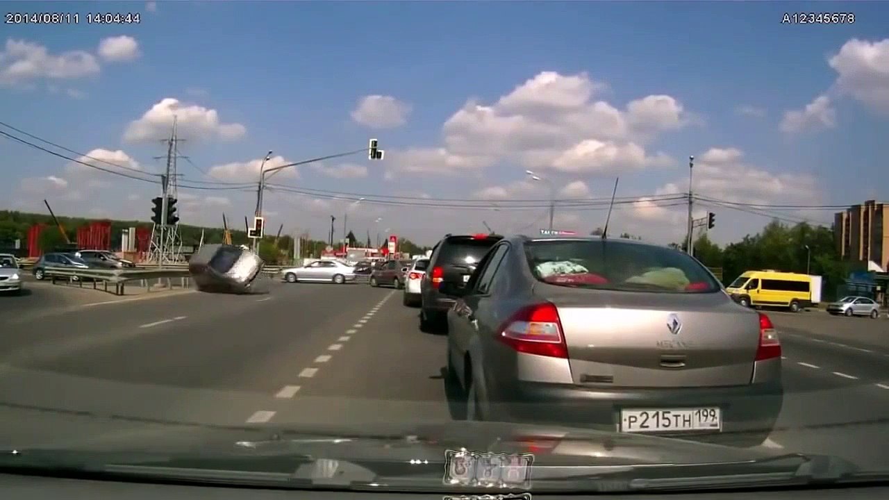 Fou Accidents De La Route - Édition D'Octobre 2014