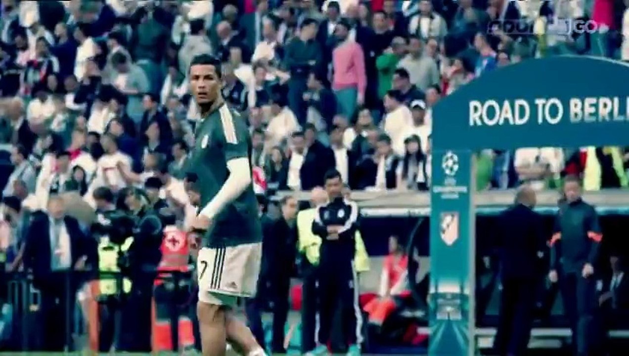 Funny Video Cristiano ronaldo gives kid his shirt