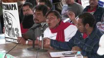 Padres de los 43 jóvenes desaparecidos decepcionados tras encontrarse con Peña Nieto
