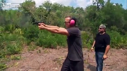 How to properly shoot a handgun