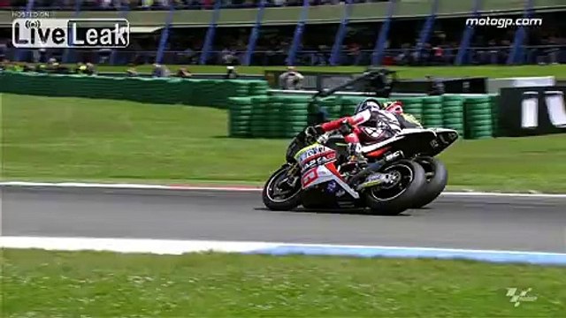 LiveLeak.com - Best Overtakes in Motorcycle Racing