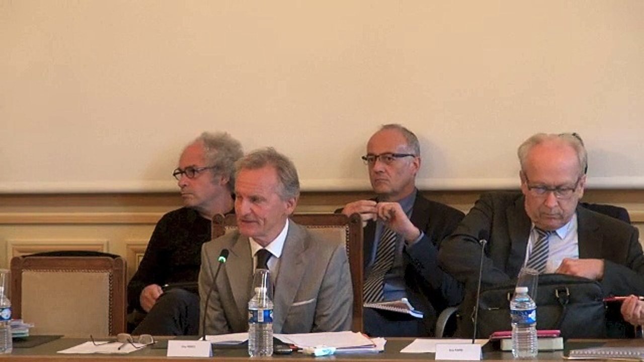 Le maire d'Auxerre porte plainte contre x dans le dossier de l'EPCC (réseau musical de l'Yonne)