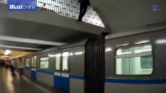 Train Surfing : Ils montent sur un train à 250 km/h à Moscou