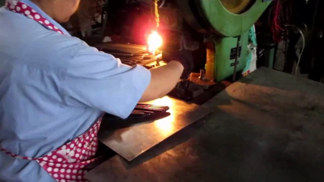 China Sourcing and Import Purchasing Agent: Brackets Shelves / Production 2