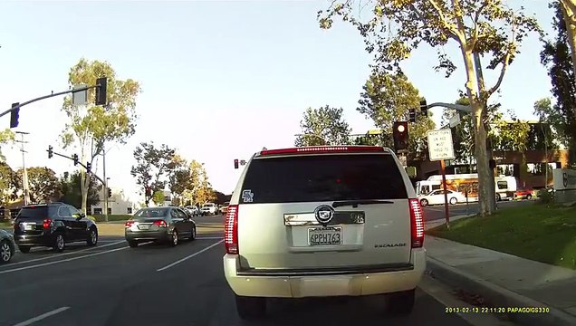 Californie : un avion atterri en urgence sur la route