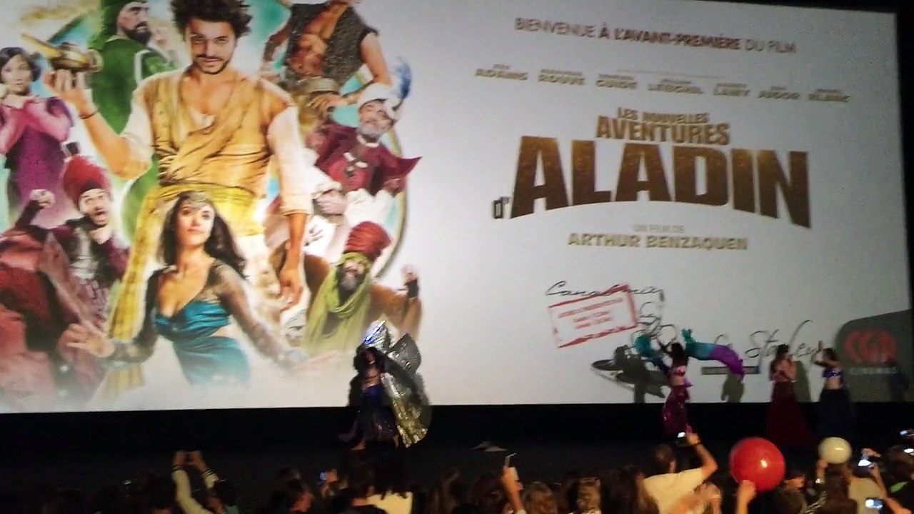 Entrée de Kev Adams pour Aladin au CGR La Meziere