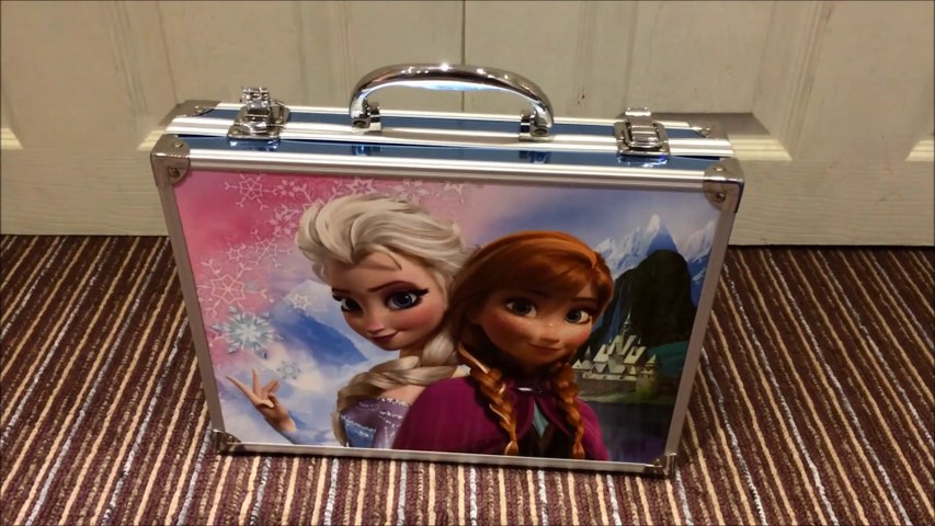Disney Frozen Videos – Elsa Toys with Giant Frozen suitcase 겨울왕국 La Reine des neiges  Kraina lodu