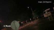 Des manifestants jettent des pétards sur un bus de migrants en Finlande