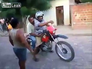 Drunk guys and a motorcycle always a good combination - watch video