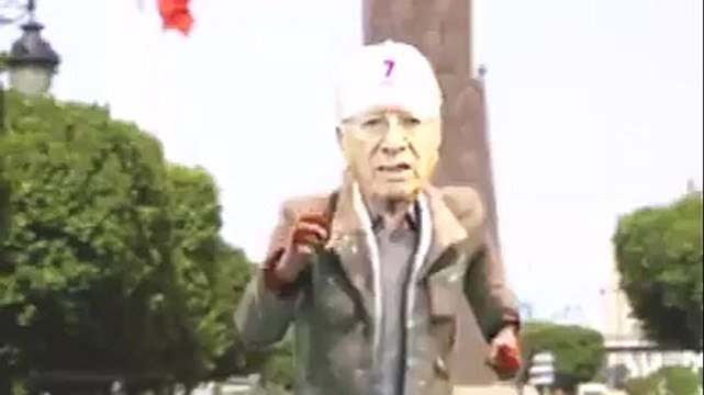 الباجي قايد السبسي ينبر على دالي النهدي ههههههههه