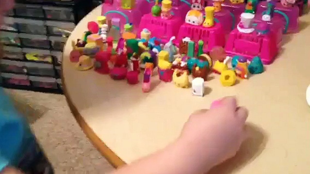 Shopkins Play Doh balls