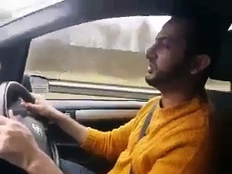 Ab to Bas aik hi dhun hai k Madina dekhu. Best way to drive by Naveed Akram Attari & Friends