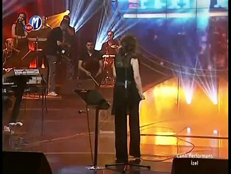 İzel - Yelken (Canlı Performans)