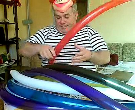 ballon démonstration sculpture offert par le clown cassou