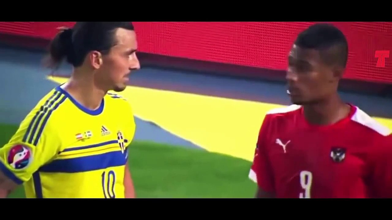 top funny football moments  - try not to laugh