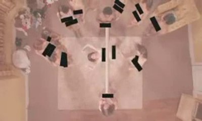 Elles font l'alphabet toutes nues !