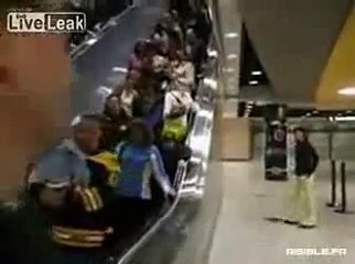 La blonde et l'escalator