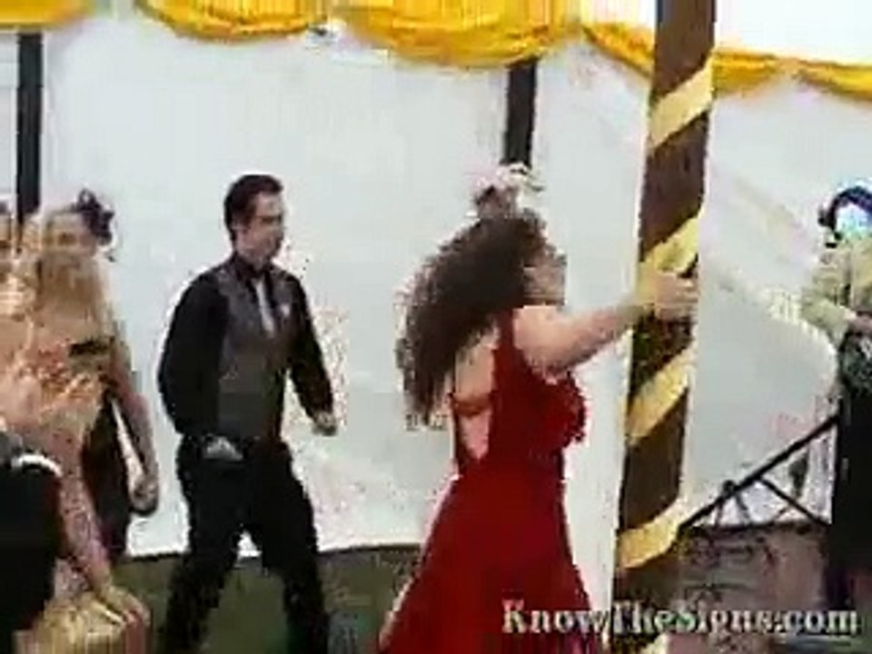 Une femme ivre sème la panique à un mariage !