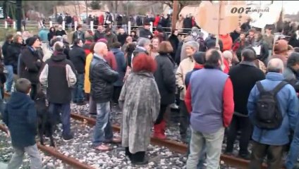 Vidéo scandale : des gendarmes envoient du gaz lacrymogène lors d'une manifestation