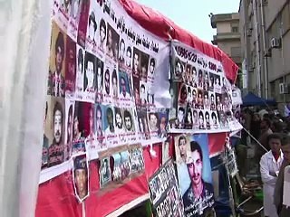 L'opposition libyenne vise Tripoli, Kadhafi sourd aux appels des Occidentaux