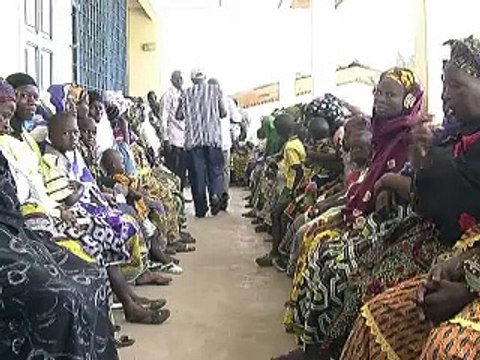 Crise ivoirienne: l'ONU pressée d'interdire les armes lourdes à Abidjan