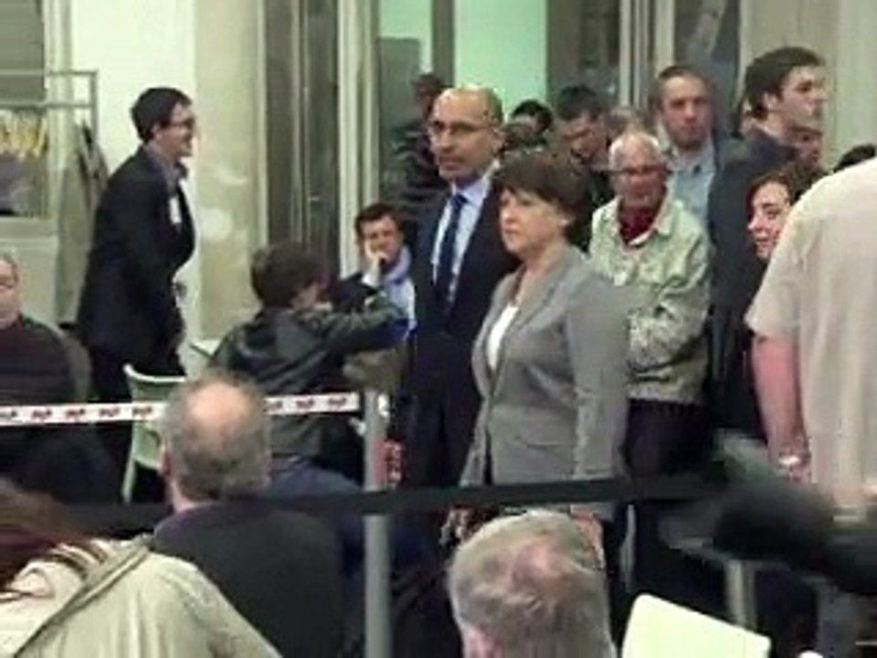 Cantonales: l'UMP menacée par le FN,  la gauche revigorée