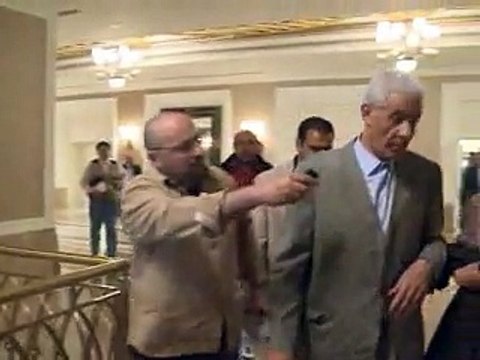 Libye: Kadhafi subit un revers mais ses forces font reculer les rebelles