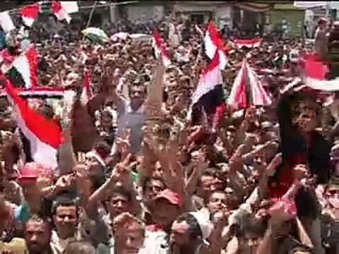 Yémen: liesse à Sanaa, l'opposition veut empêcher le retour de Saleh