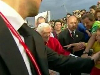 Un violent orage perturbe la veillée de prière des JMJ en présence du pape