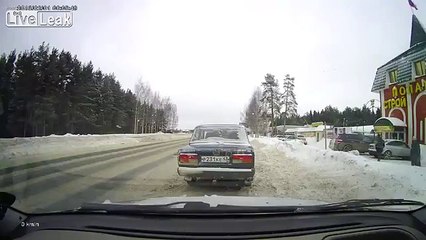 LiveLeak.com - Cut Off results in Snowy Collision