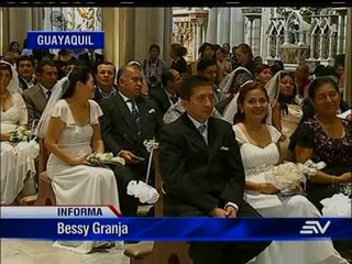 Celebran matrimonio masivo en Guayaquil