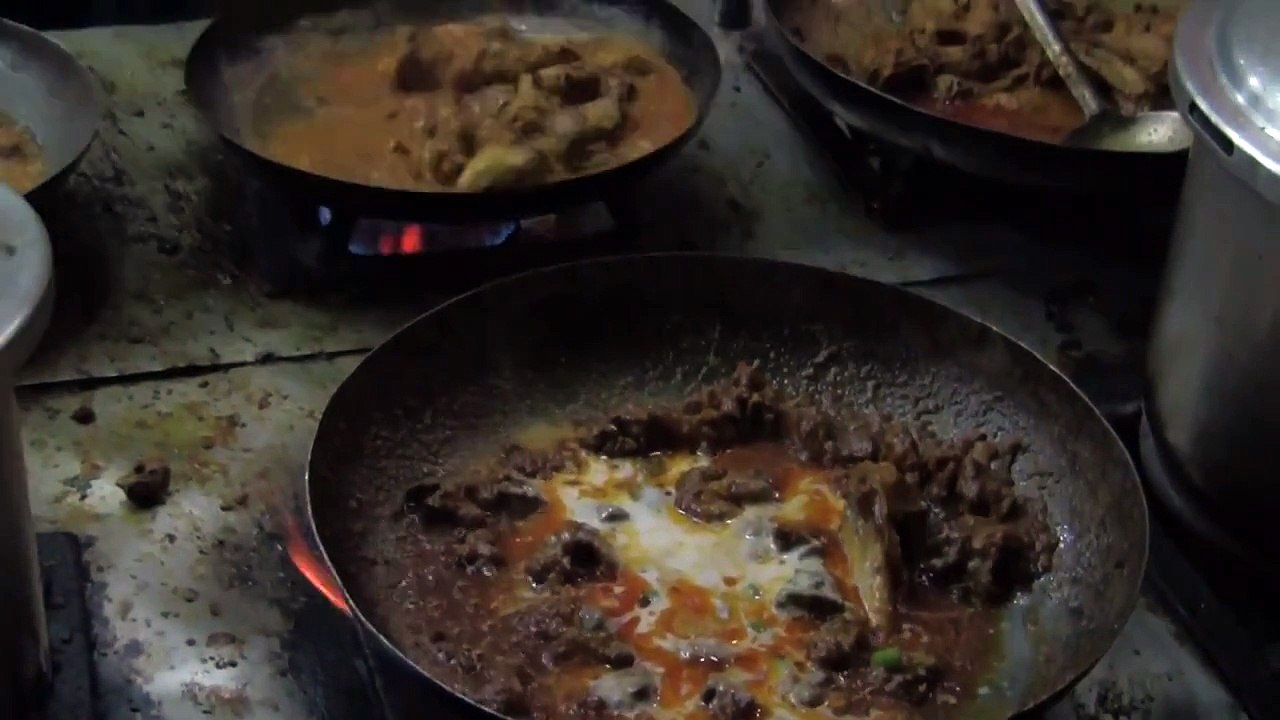 Karahi Gosht Food Street (Lahore Food, Pakistani Food, Desi Khana)